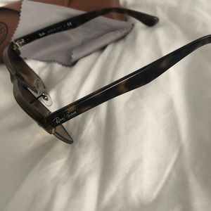 Ray-Ban Accessories - Ray Ban Clubmaster Oversized; polarized tortoise Ray-Ban Accessories - Ray Ban Clubmaster Oversized; polarized tortoise